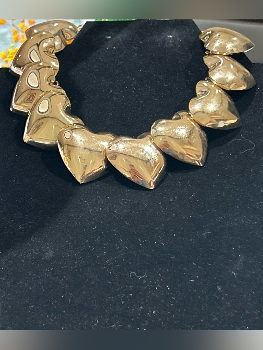 Puffy heart choker necklace